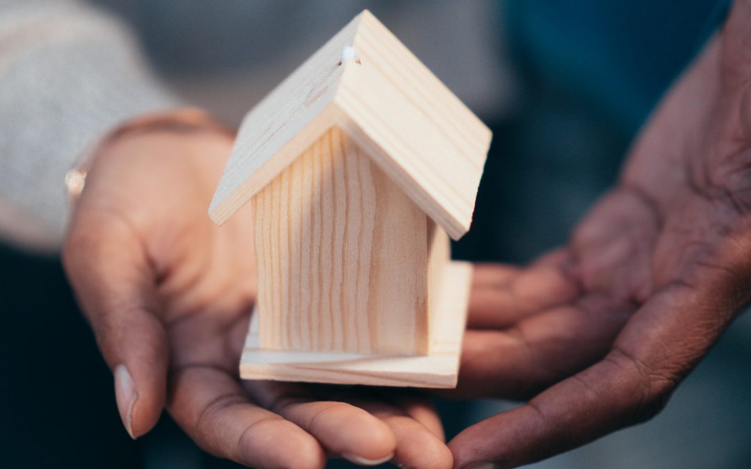 what is the best color for a small house